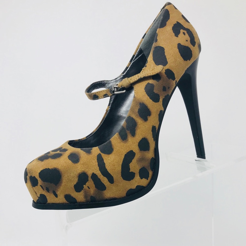 Simply Vera Vera wang women pumps size 6.5 medium